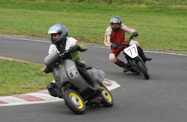 scooter_racing_160.jpg