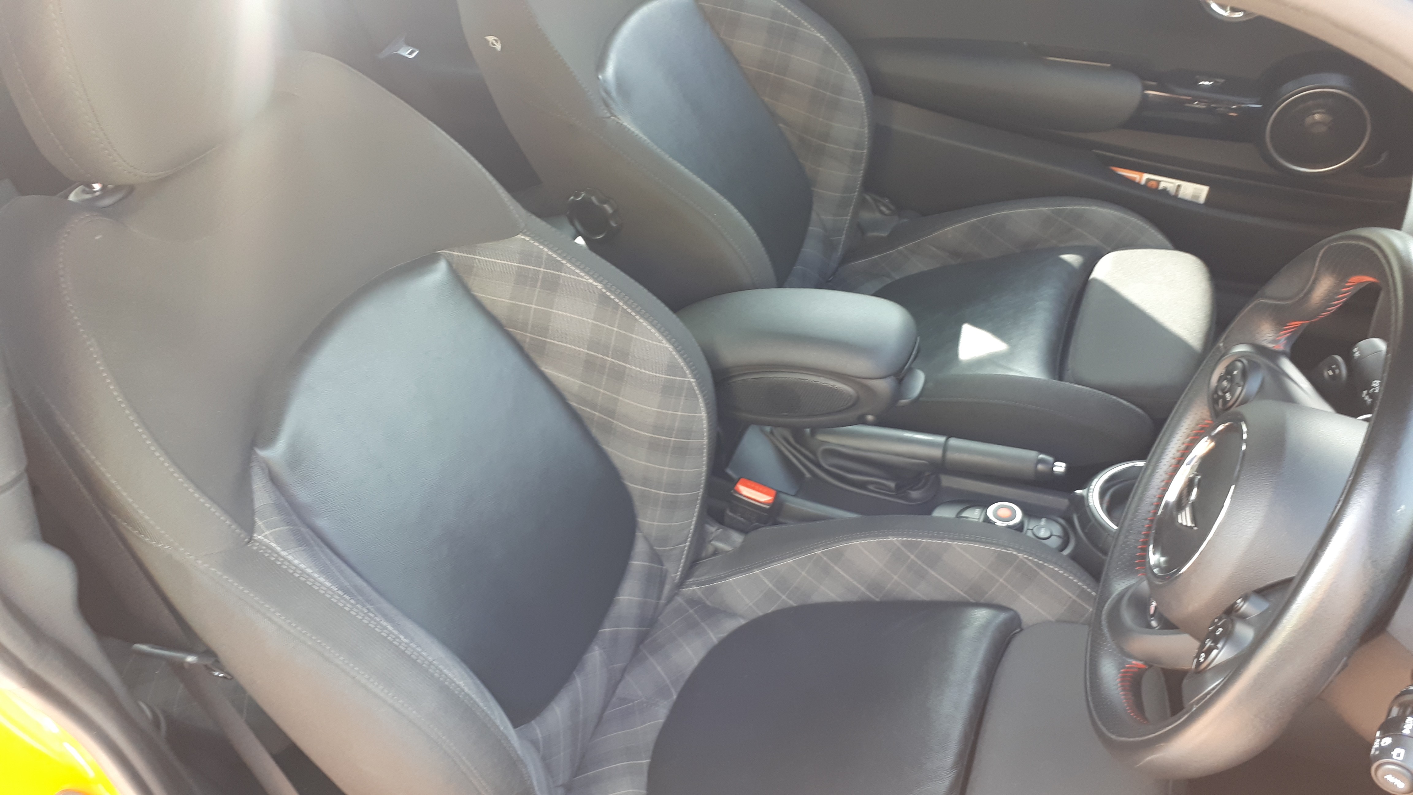 mini front seats_8311102222.jpg