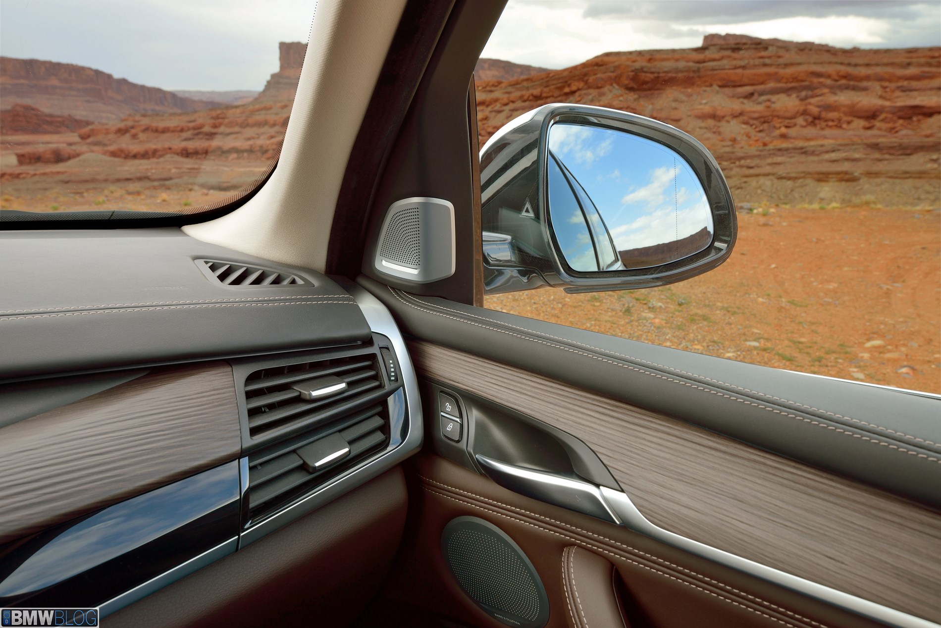 2014-bmw-x5-interior-08.jpg