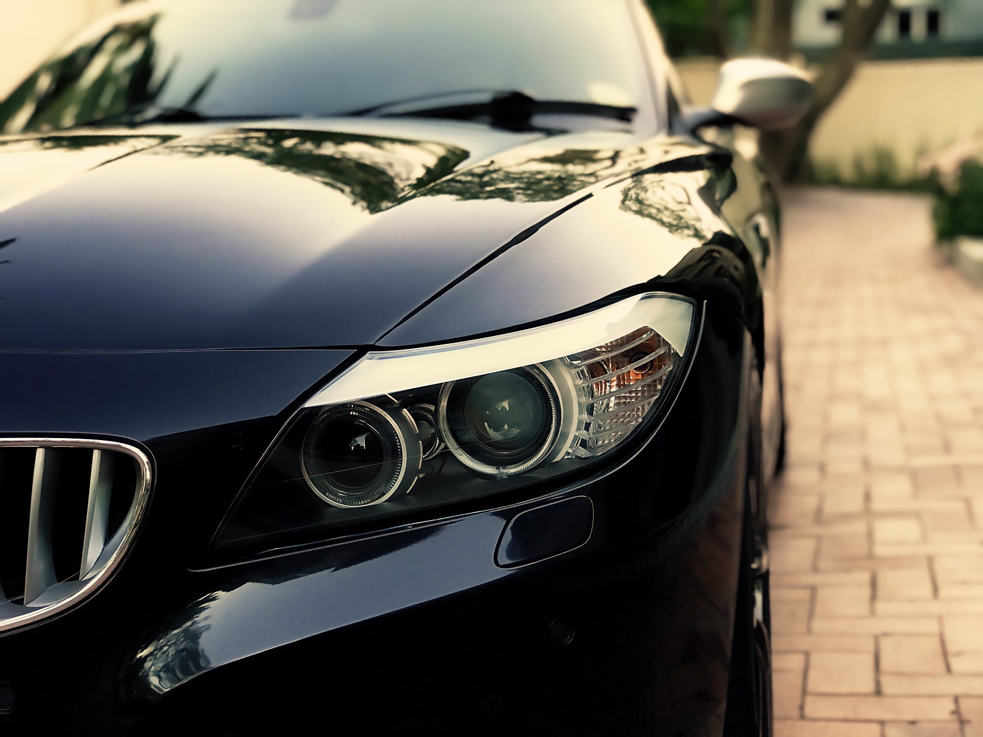 front_3316895193.jpg