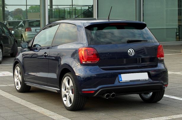 1280px-vw_polo_gti_(v)_–_heckansicht,_14._april_2011,_velbert_5800223219.jpg