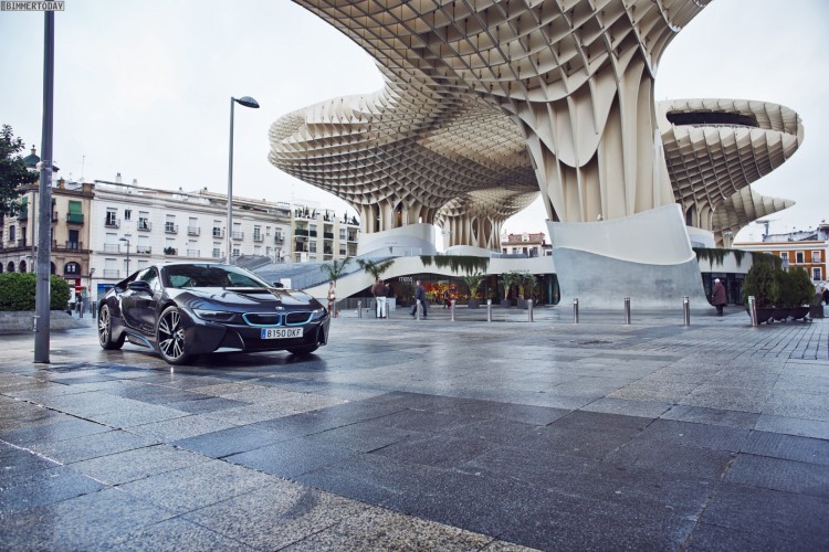 3-bmw-i8-sophistograu-2014-hybrid-sportwagen-14-750x500_7359070437.jpg